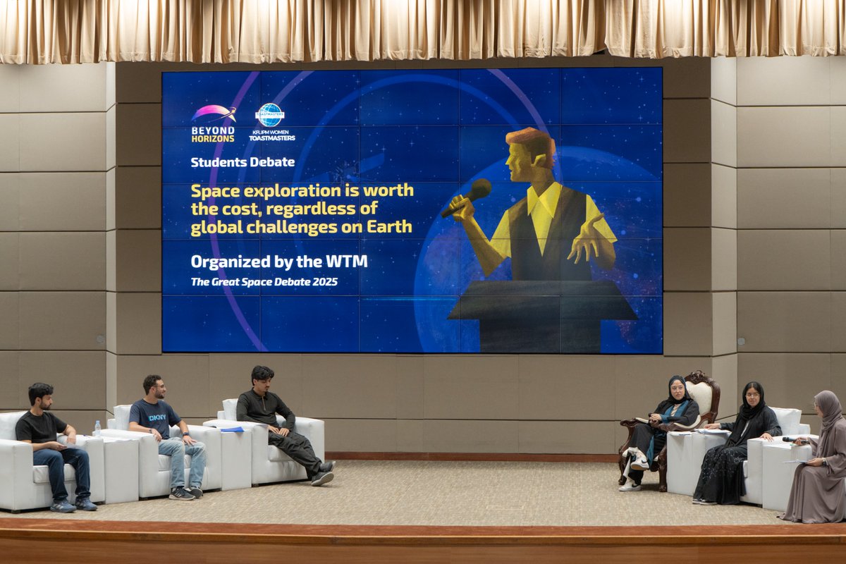 KFUPM_WTM's tweet photo. مواجهة قوية بين فريقين ممتازين! نقاشهم كان ولا أروع ☄️
تهانينا للبنات على الفوز الرائع! 

#KFUPMWTM #Toastmasters #KFUPM #SpaceWeek https://t.co/mVTthw0lih