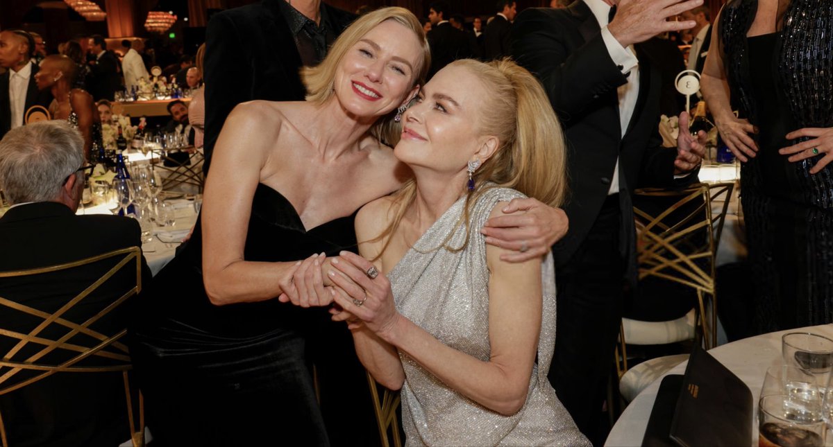 nkidmanbr's tweet image. Hoje, Naomi Watts recebeu sua estrela na Calçada da Fama de Hollywood 🌟 Nicole Kidman, sua grande amiga de longa data, não pôde estar presente, mas enviou um discurso emocionante, lido por Ryan Murphy durante a cerimônia.

“Esta homenagem reflete tudo o que você é: seu brilho,…