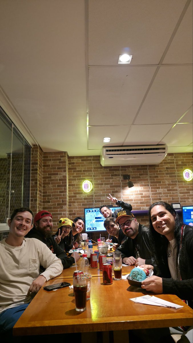 RyoRPG's tweet image. #BGS reeenergizado galera por mais 1ano, quanto mais passam os anos mais gente se conhece e o evento fica cada vez melhor , mal posso esperar pra ver a galera em próximas oportunidades✌️@rowguii @andrezzabplays @AndreKirby_ @RafaBardo_ @caiohansen @HyugoEx @Bahrunar @SonicOrochi