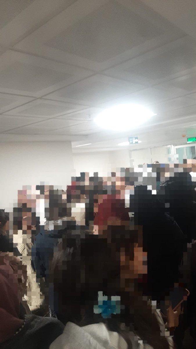 iklima_karakaya's tweet image. Yeni açılan Bilecik KYK Yurdunda erkek personellerin sabah akşam elini kolunu sallayarak gezdiğine ve odalara girip eşyaları karıştırdıklarını iddia eden öğrenciler var. Yurt ayağa kalkmış⚠️