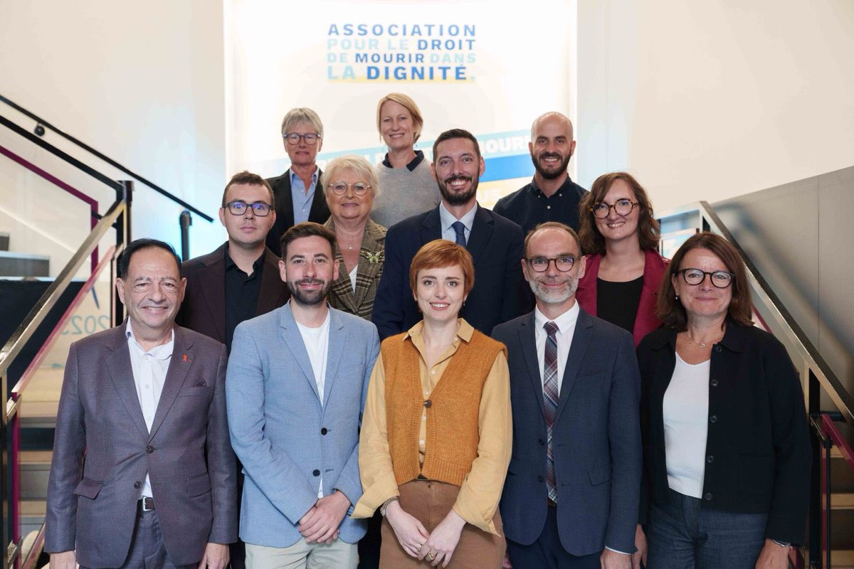 Anne RAYNAUD (@anne_raynaud) on Twitter photo Un grand merci à tous les <a href="/jeunesadmd/">Les Jeunes ADMD</a> et les adhérents de l'<a href="/ADMDFRANCE/">Mourir dans la Dignité</a> pour leur confiance et leurs encouragements.
Je suis fière de pouvoir annoncer mon nouveau rôle d'administratrice, au côté d'une très belle équipe, dirigée par notre Président <a href="/JonathanDenis/">Jonathan Denis</a>.
Bravo à tous ! Un grand merci à tous les <a href="/jeunesadmd/">Les Jeunes ADMD</a> et les adhérents de l'<a href="/ADMDFRANCE/">Mourir dans la Dignité</a> pour leur confiance et leurs encouragements.
Je suis fière de pouvoir annoncer mon nouveau rôle d'administratrice, au côté d'une très belle équipe, dirigée par notre Président <a href="/JonathanDenis/">Jonathan Denis</a>.
Bravo à tous !