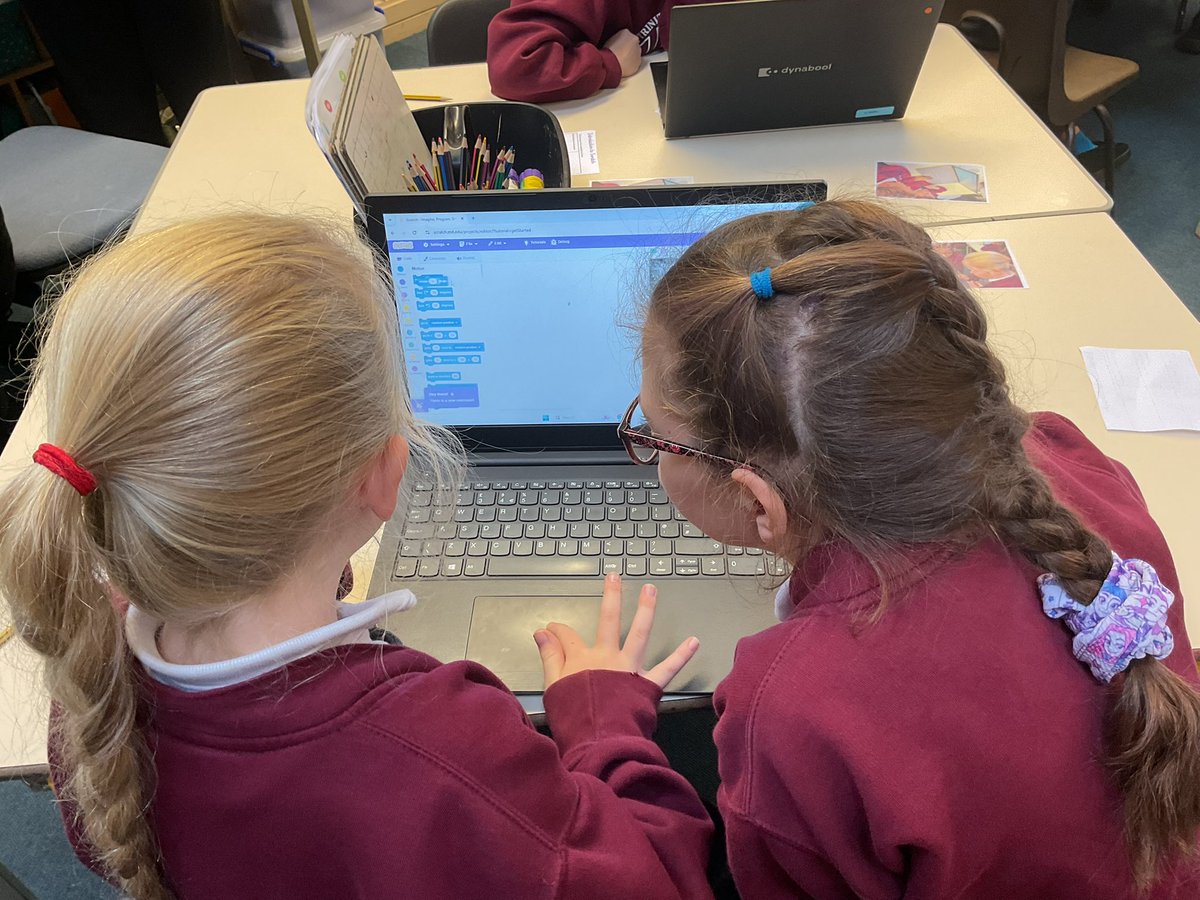 Holytrinityrc's tweet image. Class 3 have had a brilliant time familiarising themselves with @scratch 
#Computing @RomeroCAT1