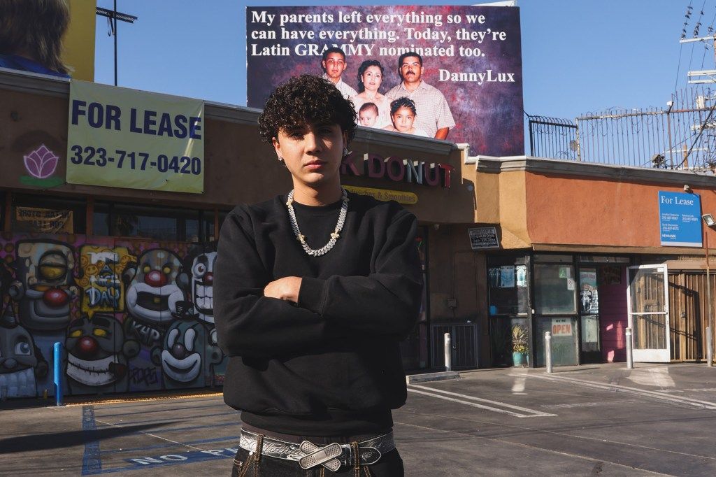 robindavidman's tweet photo. Billboard: DannyLux Makes Powerful Statement on Immigration & More Uplifting Moments in Latin Music https://t.co/Ek5uYAmi6q
#DannyLux #RauwAlejandro #GloriaTrevi #DaddyYankee https://t.co/G5Yn4vjuaT
