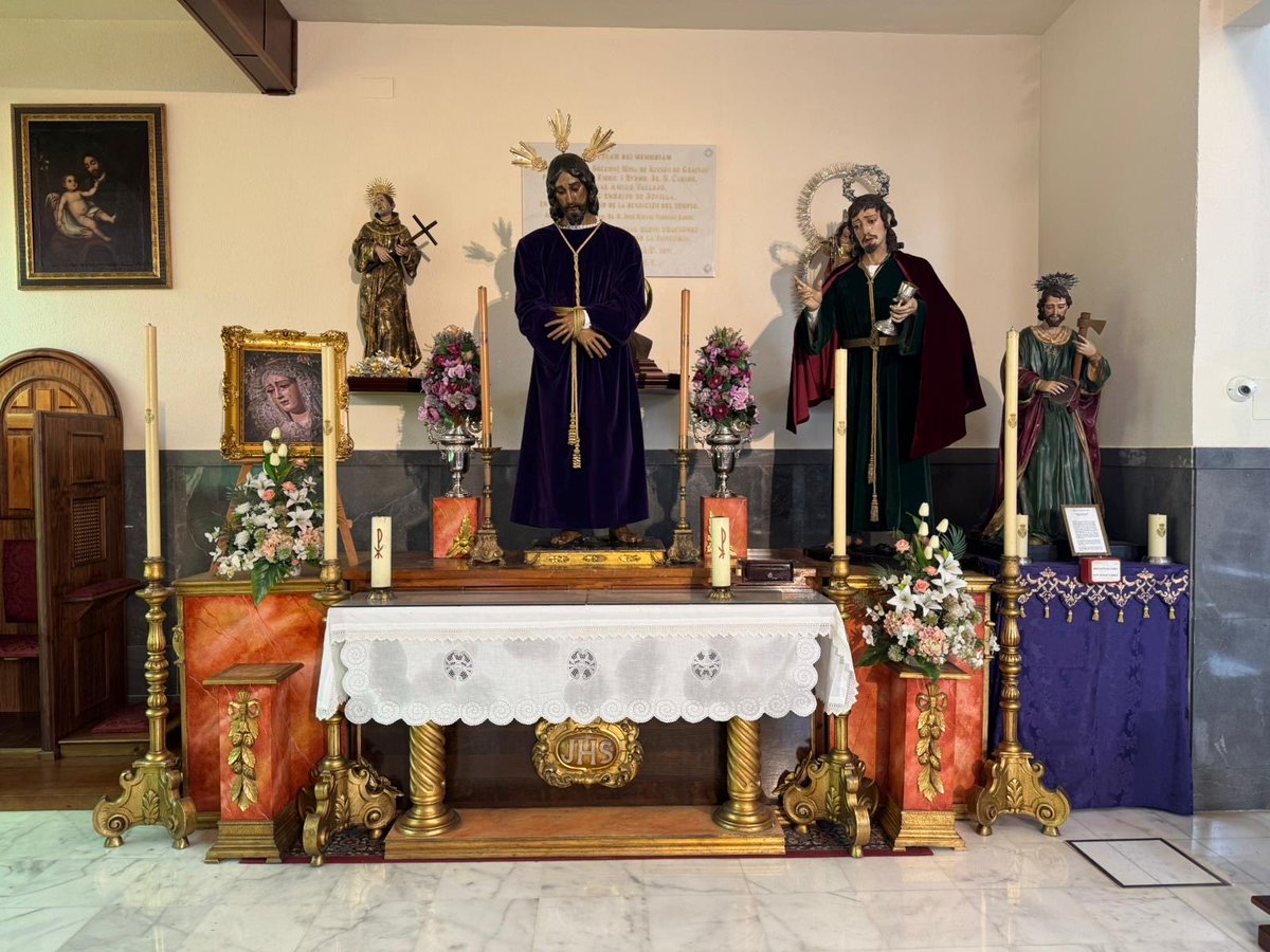 EstandartedeSev's tweet photo. 🟢 #EstandarteDS | Los Titulares de la @HdadJuncal, junto con San Judas Tadeo, a falta de María Santísima de la Esperanza Reina de los Mártires, ya se encuentran en la Parroquia de @sdiegodealcala, donde seguirán recibiendo culto mientras duran las obras de su sede

➡️ Por otro lado, la imagen primigenia de la Virgen del Sol se encuentra en la Capilla de la @hdaddelsol

📸 Hdad.
#Juncal25 #GloriasSevilla25