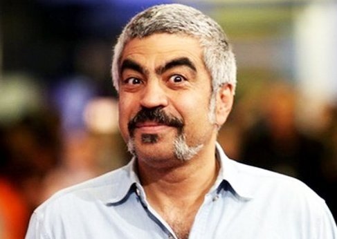 masoudfth's tweet image. میره آرایشگاه، می‌گه اونجایی که سروش صحت ریش می‌ذاره رو خالی کن.