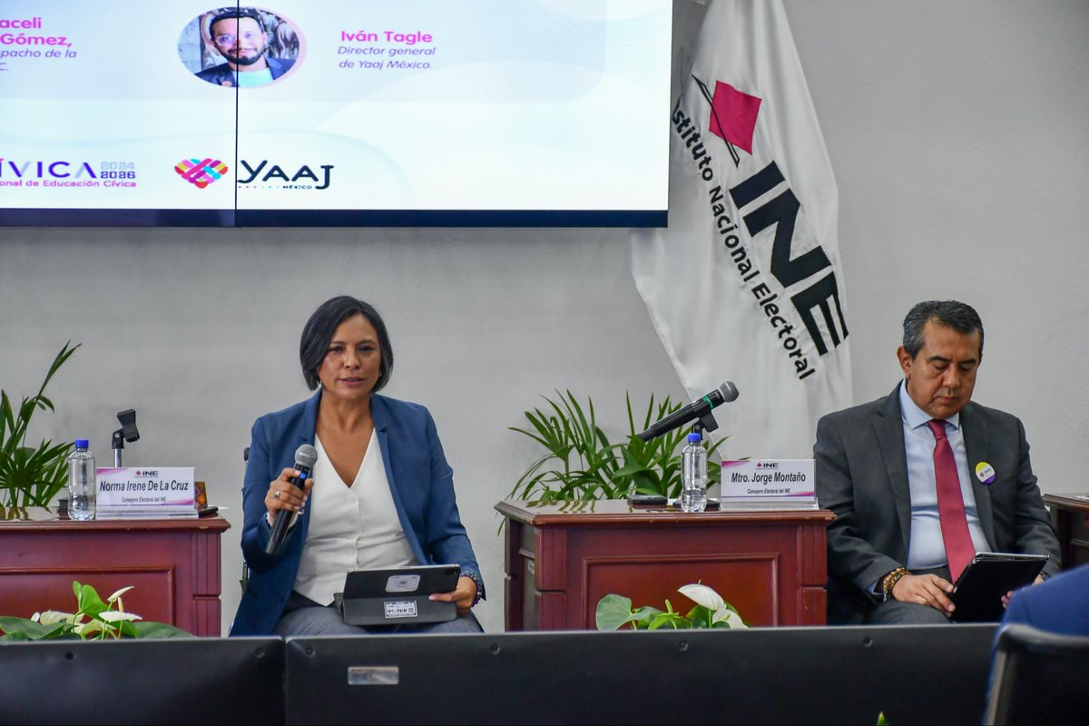 YaajMexico's tweet photo. 🔥 Acto inaugural ✨ Con la participación de nuestro Director, @ivantagledurand, junto a las Consejeras Electorales @NormaIreneD y @RitaBellLpz, así como Iliana Araceli Hernández Gómez, encargada de despacho de la #DECEyEC; un espacio para reconocer la fuerza de las juventudes en la democracia. @Presidencia_INE 

🔗 Bases: https://t.co/CZaphCX8eg
📝 Registro: https://t.co/uH3FfjsYsK