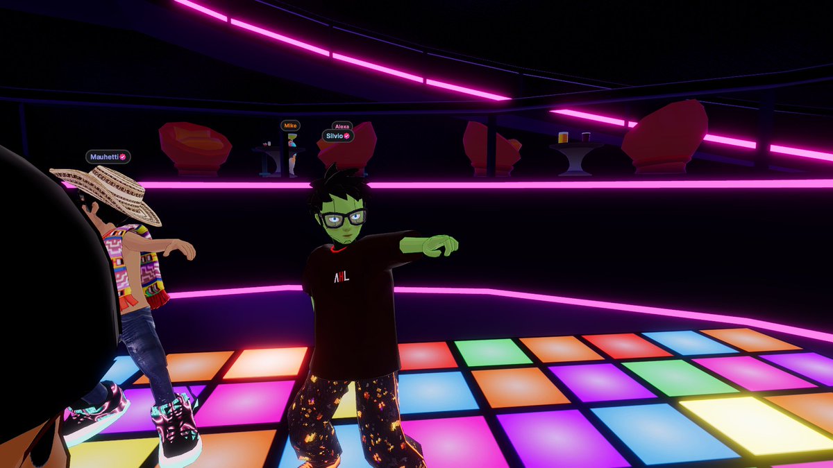 VTATV_ETH's tweet image. @Mauhetti_ showed out to the @DiscoCatCom POP UP in @decentraland also we had @SilvioDeca came out too @stevamedcl came out too @decentraland @KimboNFT @BayBackner @bitfiendd @ontherisecc34