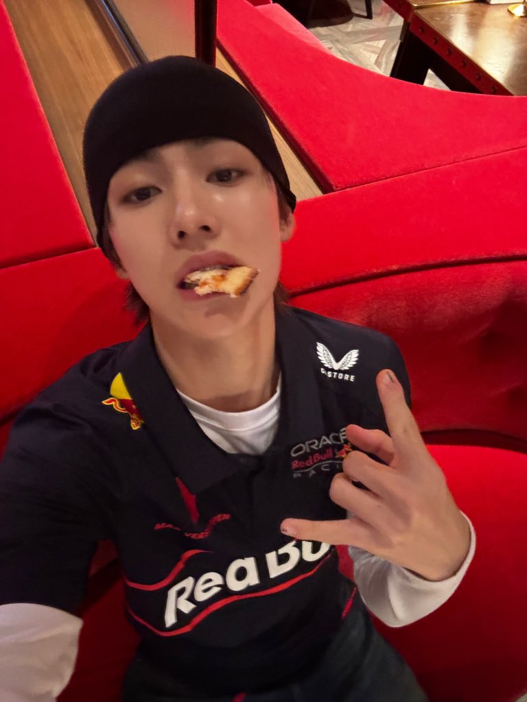 seonghyeon pics tweet media