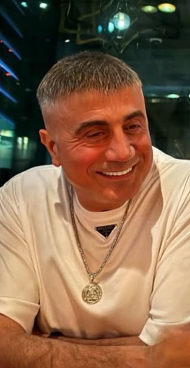 BİZ HER BİR KARA YÜREKLERİN KİRLİ KARANLIKLARINA İNAT
AYDINLIK BİR ZİHNİYETİN GÜNEŞ GİBİ DOĞAN 
BEMBEYAZ IŞIKLARIYIZ.
BİZ BİTMEYENLERİZ!
BİZ PES ETMEYENLERİZ!
BİZ ÖZÜNÜ TERK ETMEYENLERİZ!
BİZ SATIN ALINAMAYANLARIZ!
BİZ ADANMIŞLARIZ!
BİZ ASLANIN ASLAN KARDEŞLERİYİZ!
<a href="/sedat_peker/">Sedat Peker</a>