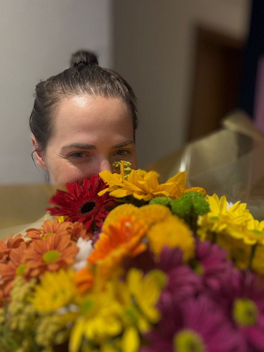 Ah, o carinho do público… que privilégio! Meus fãs, sempre tão carinhosos, eu amo vocês! 💐💞🌸💘 Obrigada <a href="/favcolin/">ana do recantocolin</a> pelas flores, pelo amor, por valorizar meu trabalho!