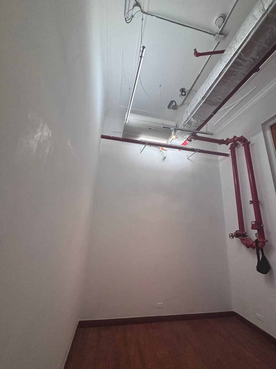 👷🏼‍♂️ Renovamos una de las áreas del segundo piso del Museo del Cacao con trabajos de resane y pintura, realzando su encanto histórico y cultural para todos los visitantes. 🍫

Seguimos #ConstruyendoLaCiudadDeTodos con espacios que preservan nuestra identidad. 🩵🤍

<a href="/aquilesalvarez/">Aquiles Alvarez Henriques</a>