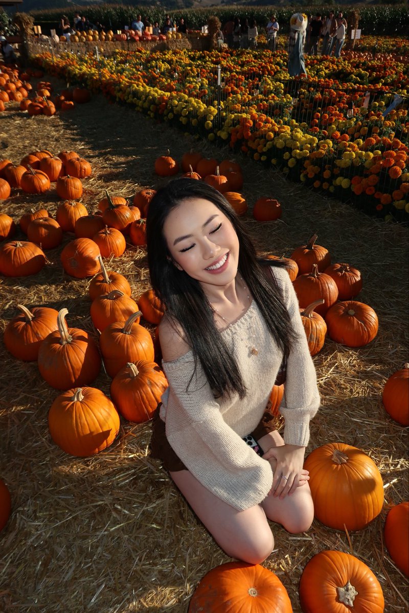 i went to the pumpkin patch !!!! 🕸 ｡𖦹°‧