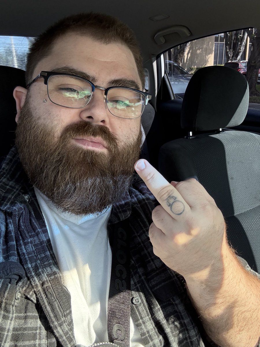 Bearwolf16's tweet photo. 🖕🖕🖕 https://t.co/o5Ar1IgxQT