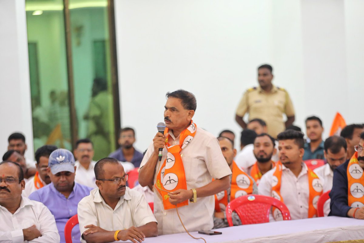 शहापूर तालुक्यात शिवसेना जनसंवाद कार्यक्रम आज उत्साहात पार पडला. मोठ्या संख्येने उपस्थित असलेल्या शिवसैनिकांनी एकजुटीचा आणि विजयाचा संकल्प करत आगामी पंचायत समिती व जिल्हा परिषद निवडणुकीसाठी सज्जतेचा निर्धार व्यक्त केला.

या मेळाव्यात स्थानिक पदाधिकाऱ्यांशी थेट संवाद साधण्यात आला