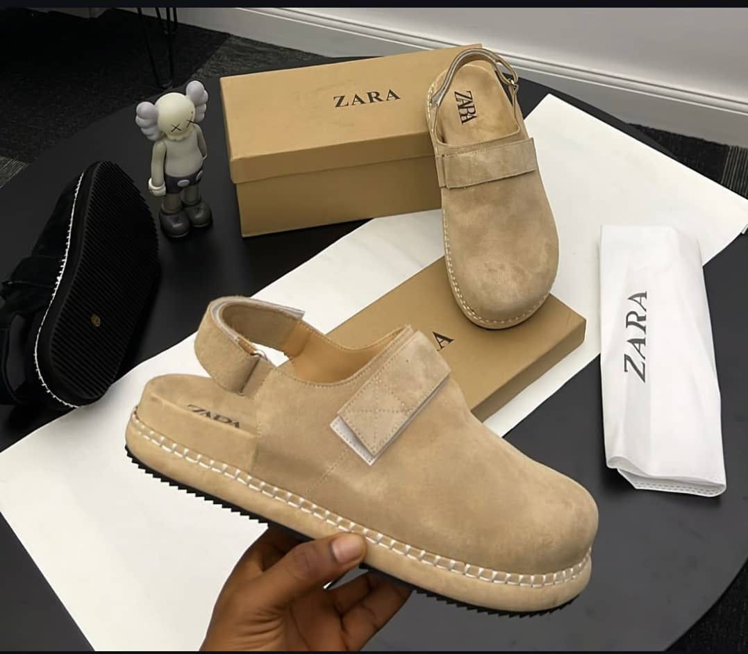 pharux_'s tweet photo. Zara Sandal 

Size 40-45 
50,000

Kindly retweet my hustle pls 
UNSTOPPABLE KOLA #WikeMustAnswer 
Opay Pampay  #TalkingStage Ola of Lagos https://t.co/go80YB0A8b