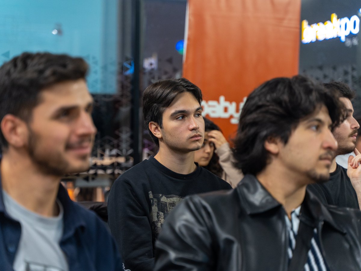 koza_dao's tweet image. Cumartesi gününün harika geçmesine ne finans piyasalarındaki dalgalanma, ne de şiddetli yağmur engel olamadı. 🎉
@babylonlabs_io 'un getirdiği teknolojik yenilikleri ve ekosistem fırsatları hakkında keyifli bir sohbet edip, ardından donanım cüzdan ödüllü yarışmamız ile eğlenceli…