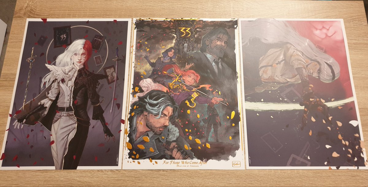 IzzyLovesManga's tweet image. #PolarisCon loot Part 1 💛
Es ist viel geworden aber ich konnte so gar nicht widerstehen 🙈
In der Artist Area bin ich total eskaliert aber es gab einfach viel zu schöne Sachen 🥰
Ein Artbook, Kleinigkeiten wie Buttons und jede Menge Prints! Sogar welche von Expedition 33 ♥️