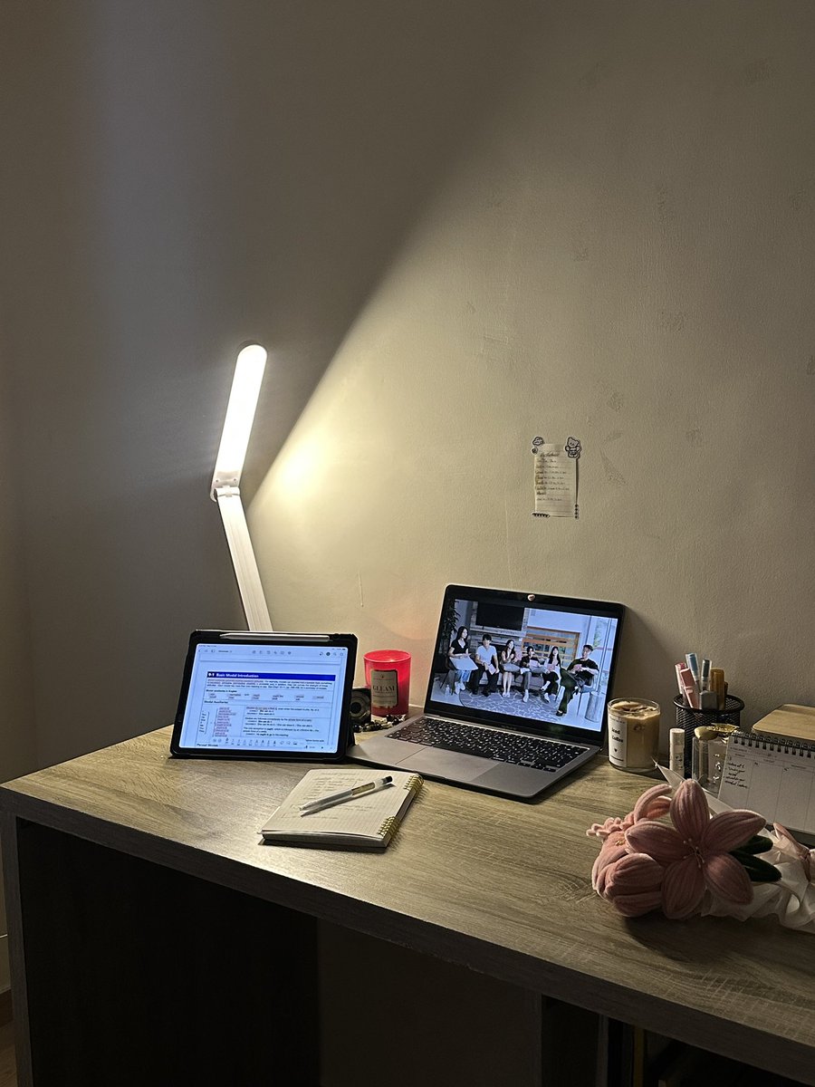 i5uiru's tweet photo. ꪆৎ studylog :
I woke up today had my coffee then i studied for almost an hour, then I continued after along day, and I restudied and rewritten all my notes to study them, and I had a cup of coffee as a reward (:
「#studytwt #collegetwt #langtwt #engtwt #lifetwt 」 https://t.co/rgXgKte1aw