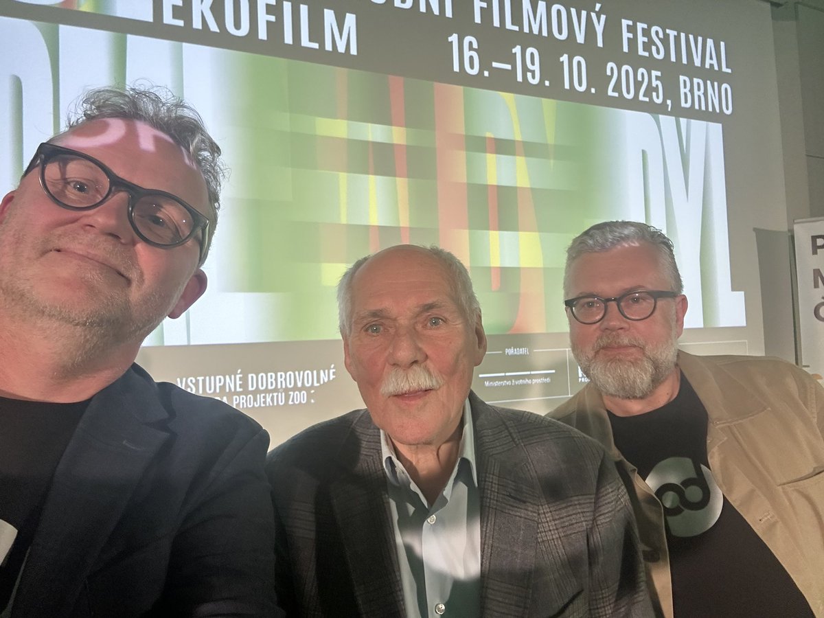 Díky za pozvání na akci v rámci Ekofilmu a společnou diskusi s Bedřichem Moldanem.