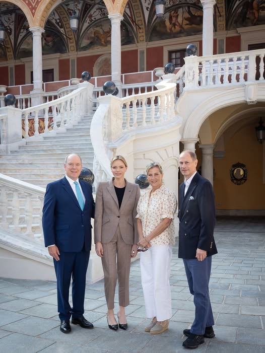 Their Serene Highnesses Prince Albert II and Princess Charlene had the pleasure of welcoming Their Royal Highnesses The Duke and Duchess of Edinburgh on their visit to the Principality.🇲🇨🤝🇬🇧

📸Frédéric Nebinger / Prince's Palace