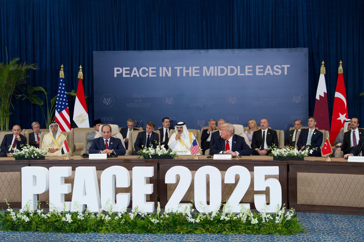 El presidente Santiago Peña felicitó al presidente de los Estados Unidos de América, Donald Trump, por el histórico acuerdo de paz en Gaza. 🕊️🌍