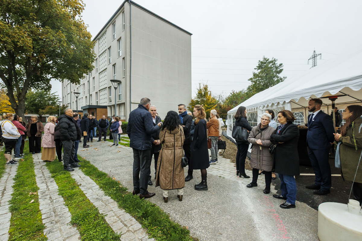 inli_officiel's tweet photo. 🏗️ Vendredi 10/10 a eu lieu le lancement du chantier de la résidence « République » à @epinaysurseine, réalisée en maîtrise d’ouvrage directe par in'li avec Séméio Architecture

+ d'infos 👉 https://t.co/e084k6DvKd https://t.co/k6nPIof9Yl