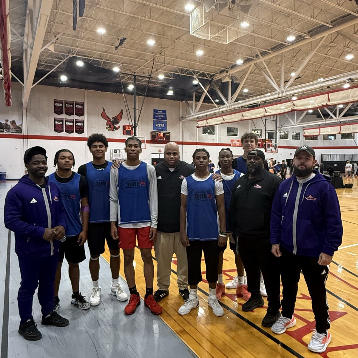 <a href="/DylanThayer0/">Dylan Thayer</a> <a href="/NERRHoops/">New England Recruiting Report NERRHoops</a> 
WNY Fall Elite 75 College Showcase

Great showing from our guys reppin’ Buffalo the right way! Appreciate the opportunity to compete with some of the best! 

<a href="/TheUn1TPromise/">TheUn1TPromise</a> 

#WEARETHEUN1T #buffalokids