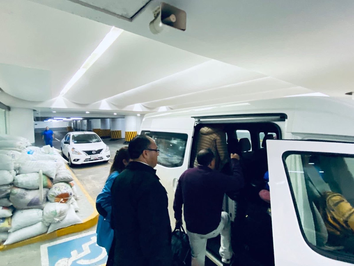 Tu_IMSS's tweet image. ✨ Desde muy temprano, el corazón del IMSS late fuerte en cada brigada y cada mano extendida. 💚
En los momentos difíciles, servimos con entrega, fuerza y amor por México. 🇲🇽
#OrgulloIMSS #IMSSEsMás