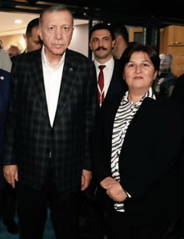 Bağkurlu esnaf ve çiftçilerin sesi olan, her platformda eşitlik ve adalet mücadelemize destek veren <a href="/Eytadernegi/">EYTADER #EmekleriYasalaraTakılanlar Derneği</a> Derneği Başkanı Sayın <a href="/esmeray_nalan/">EYTADER NalanESMERAY</a> ‘a yürekten teşekkür ediyoruz. 💪

#Bağkur890GündürMağdur
#Bağkur #Prim #İhya #Çiftçi