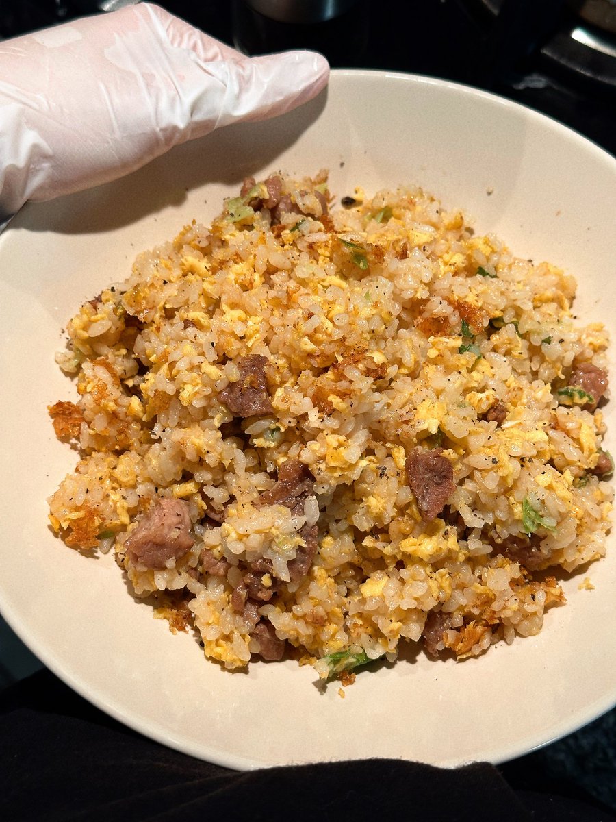 ⠀

            ลูกกินวากิวหั่นเต๋า เรากินเศษเนื้อผัดข้าว
            ( #woolfskitchen , #woolfstable )

⠀