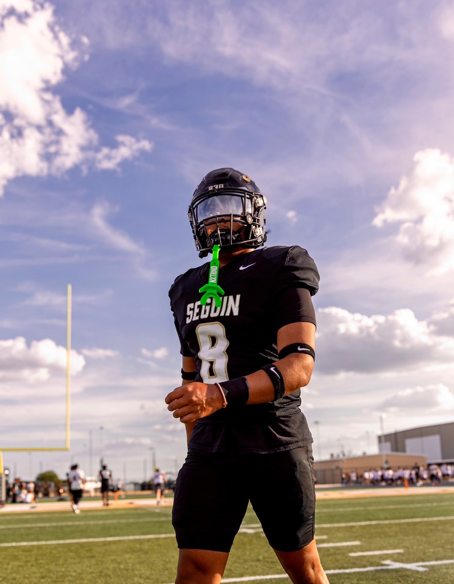 Blessed to have been selected to participate in the All-Star Game <a href="/SA_Sports/">San Antonio Sports</a> Ready to ball out #SASALLSTARGAME
<a href="/DaileyCraig/">Coach Dailey</a> <a href="/CoachErnGarcia/">Ernie Garcia</a> <a href="/Seguin_Football/">Seguin Football</a> <a href="/SeguinAthletics/">Seguin ISD Athletics</a>