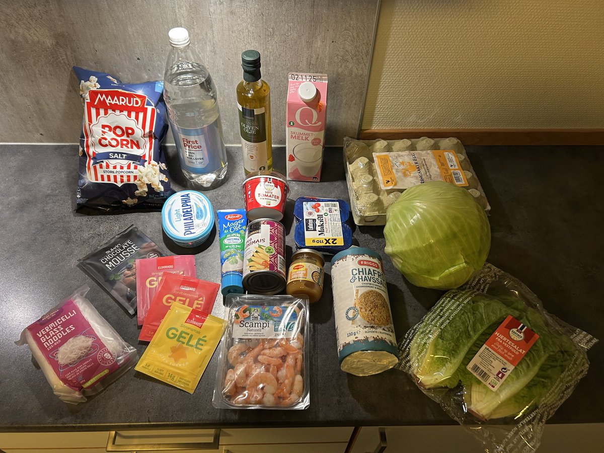 fringecals's tweet photo. Grocery haul…. 78 dolar….i broke….. 
love me some sugar free jelly and chocolate mousse tho<3 https://t.co/5AXm4P4yU8