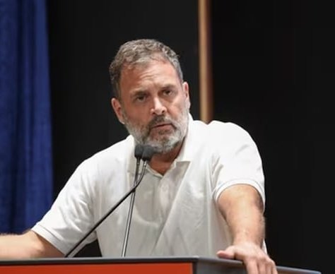 NewsAlgebraIND's tweet photo. BIG BREAKING NEWS 🚨 Now, Bihar court issues summonses to Rahul Gandhi, Tejashwi Yadav.
Order passed by Chief Judicial Magistrate Vibha Rani !!
A Congress worker had abused PM Modi's mother in a Bihar rally. BJP leader had approached Court.
CJM Vibha Rani has ordered Congress leader Rahul Gandhi, RJD’s Tejashwi Yadav to appear before the court on November 26.