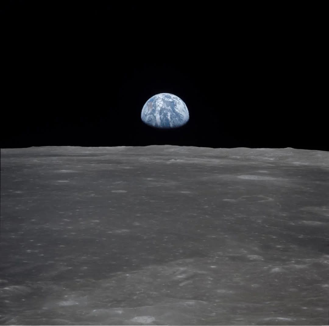 OrgPhysics's tweet image. Picture of the earth taken in 1969 from the moon