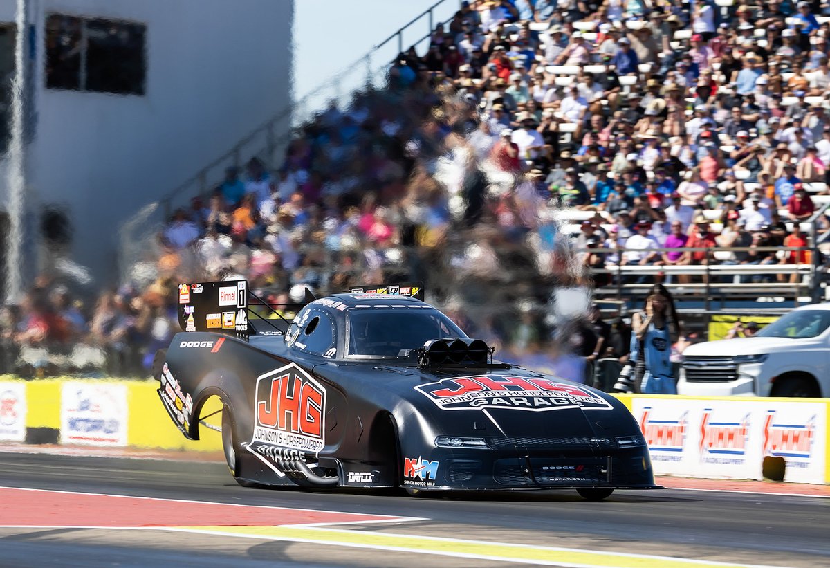 TSRnitro's tweet image. Hats off to @txmplex for always putting on a great event at the #FallNats. 🤠

#TSRnitro | #NHRA | #Dodge | @MattHagan_FC | @LeahPruett_TF | @TonyStewart | @jhgdriven | @Mobil1 | @mobil1racing