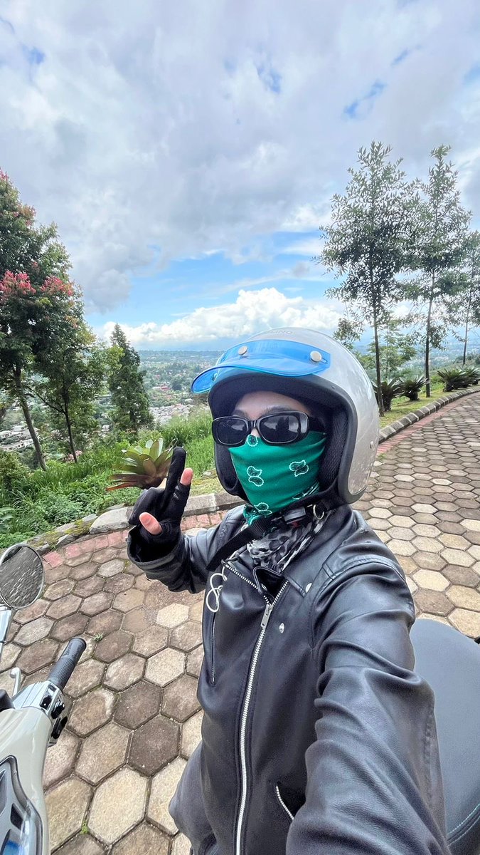 gabutdah's tweet photo. pov ngabarin pake pap asal cekrek https://t.co/l6WBZavcOx