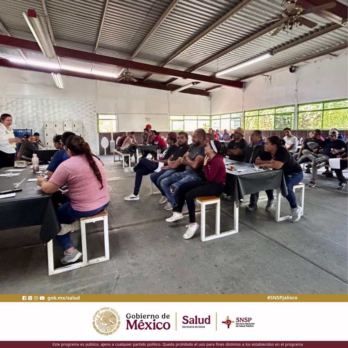 SNSPJalisco's tweet photo. 🧠 En el Día Mundial de la Salud Mental, el #SNSP brindó charlas a 225 alumnos sobre bienestar emocional y vapeo. 💗
En el Mes Rosa, se impulsó la prevención del cáncer de mama.
Como señala el Dr. @RamiroLopezE, titular de @SaludSPPS , prevenir es cuidar. 💪
#SaludHumanista https://t.co/ScjcwvGLpp