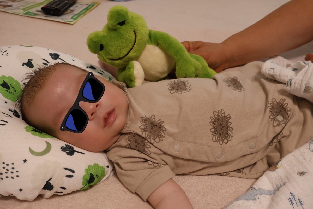 かえるのピクルス

係の寝かしつけトントンで
自分が寝そう🐸

良い枕買ってもらったから
今日から係のかえるいりません👶🏻