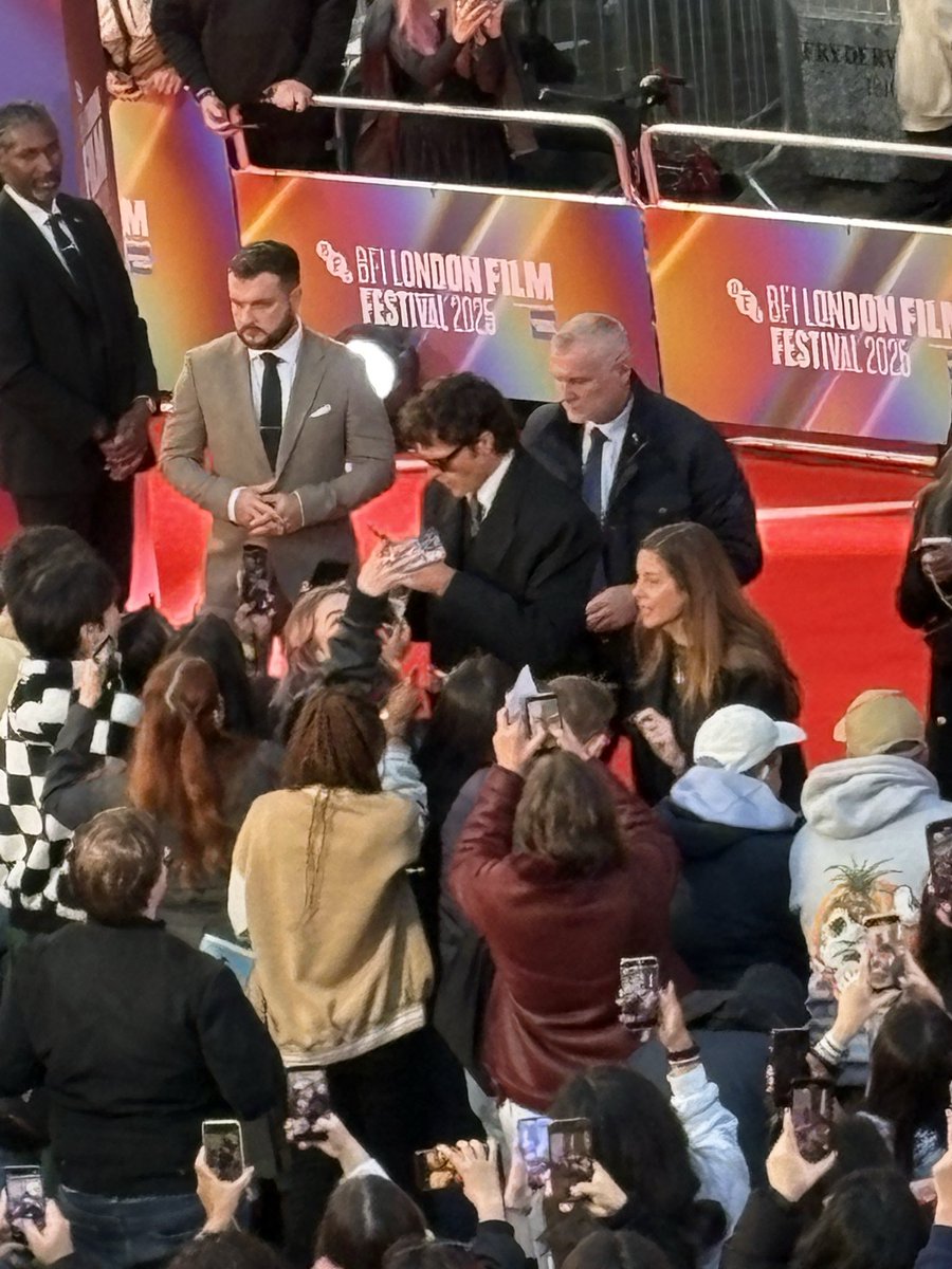 Guys look famous people