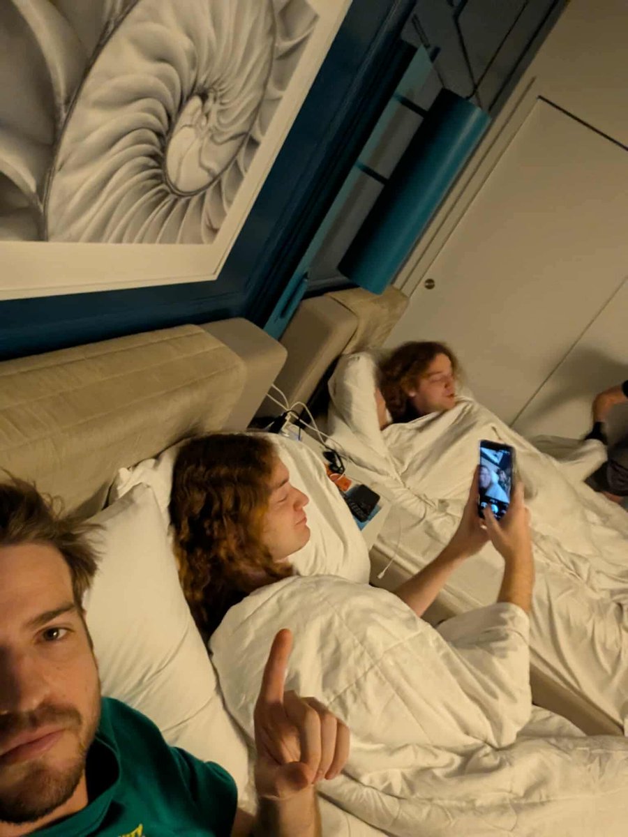 RedShirt__'s tweet image. Miami was very fun as always 
I loved seeing all my friends you guys are awesome and make it all worth it