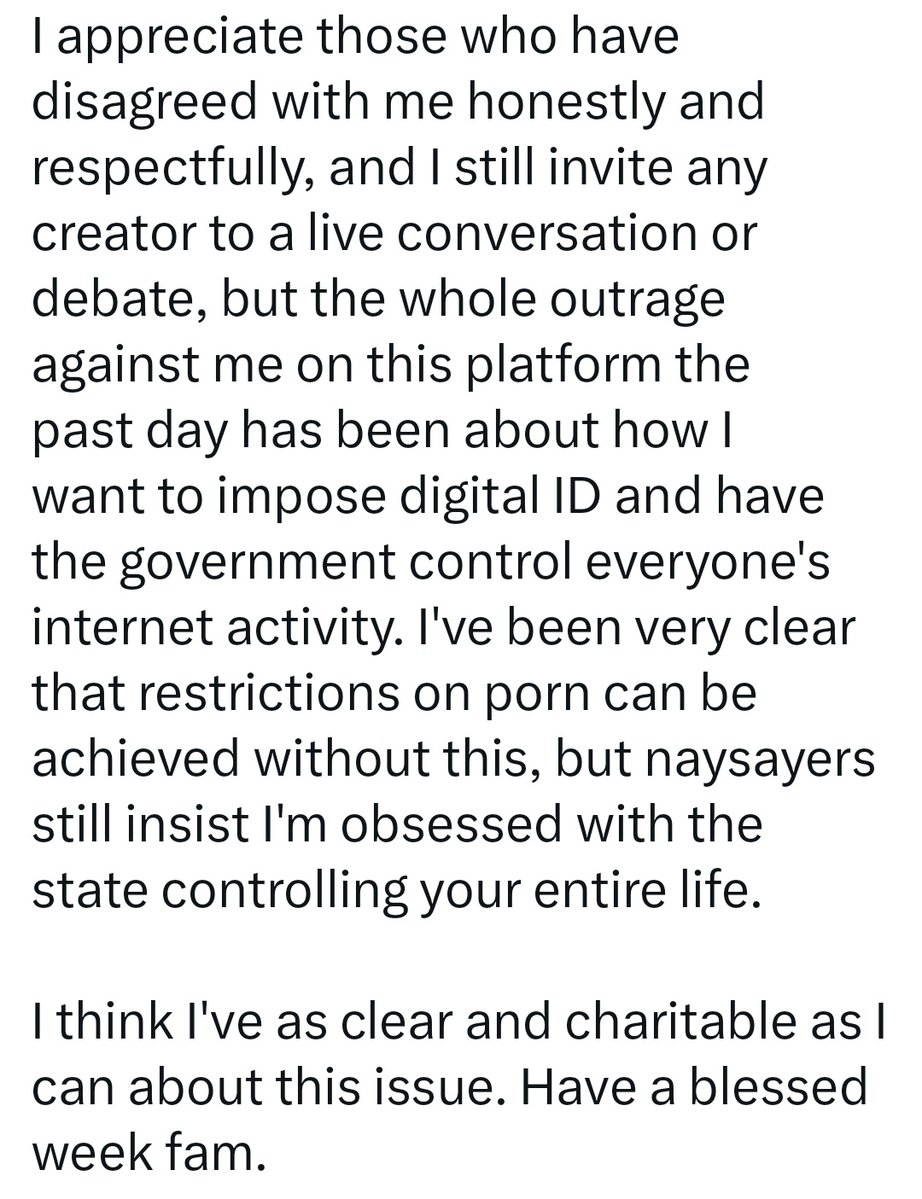 p9cker_girl's tweet image. Wonder why he's losing followers🙃
>Hypocritical Christofascist attacks the Constitution
>compares himself to Razorfist and Melonie Mac