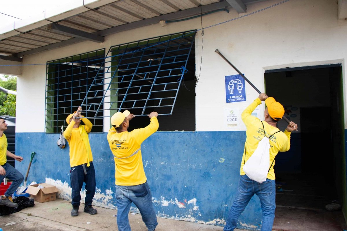 alertanoti's tweet image. GOBIERNO TRANSFORMA C.E TERRY ALLEN FEDORCHUCK EN SAN VICENTE SUR
El Gobierno continúa impulsando la modernización del sistema educativo con el inicio de la transformación del Centro Escolar Terry Allen Fedorchuck, ubicado en San Vicente Sur, una obra que forma parte del…
