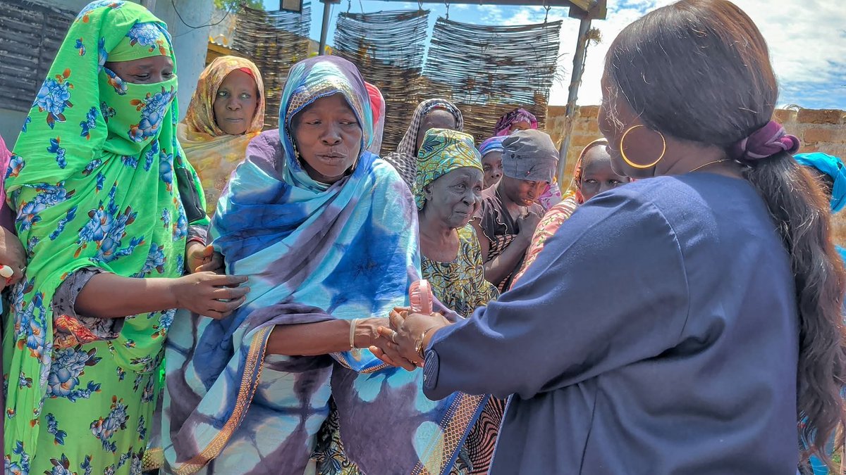 kitokoGata's tweet image. Dans le cadre du prolongement de ma tournée de terrain, je me suis rendue dimanche 12 octobre au siège de l&apos;association des veuves et orphelins #AVO de #Pala. J&apos;ai pu y saluer l&apos;engagement remarquable et la solidarité dont font preuve ses responsables, qui œuvrent pour une prise…