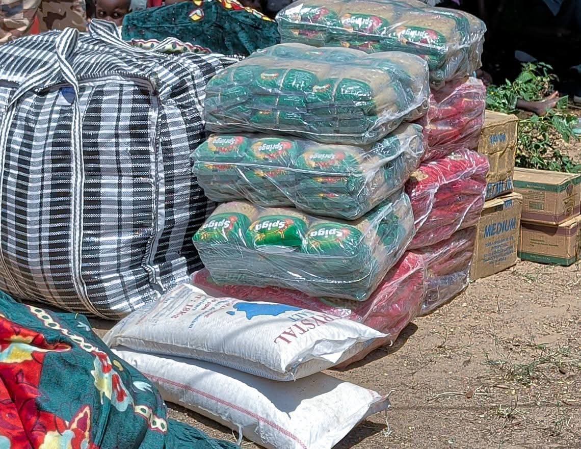 kitokoGata's tweet image. Dans le cadre du prolongement de ma tournée de terrain, je me suis rendue dimanche 12 octobre au siège de l&apos;association des veuves et orphelins #AVO de #Pala. J&apos;ai pu y saluer l&apos;engagement remarquable et la solidarité dont font preuve ses responsables, qui œuvrent pour une prise…