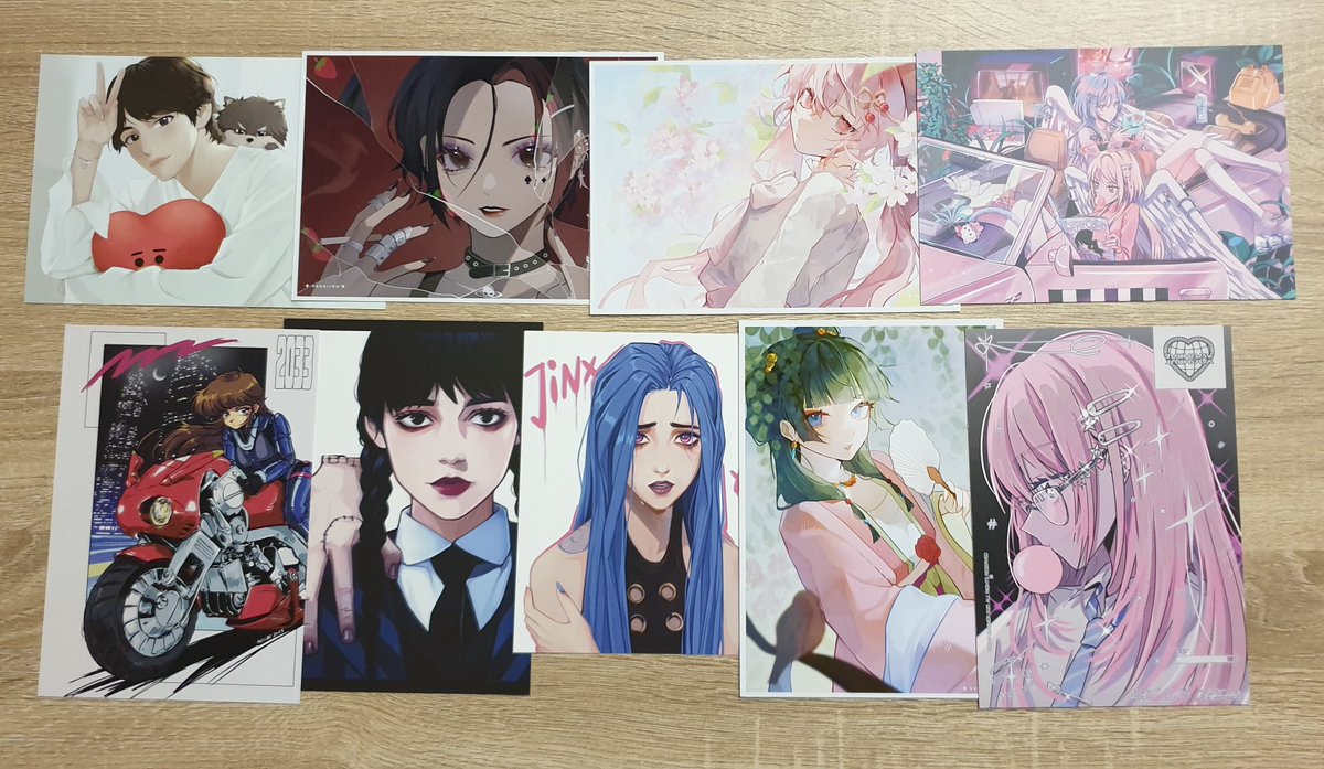 IzzyLovesManga's tweet image. #PolarisCon loot Part 2 💛
So letzter Teil, hier seht ihr noch einige Prints die gekauft wurden + 3 kleine Ghibli Figuren mit Licht und 2 Messe Extras, mit den dazugehörigen Mangas vom Tokyopop Stand ♥️
PS : Danke nochmal @DeaDxOlli für die Prints die du mir geschenkt hast ☺