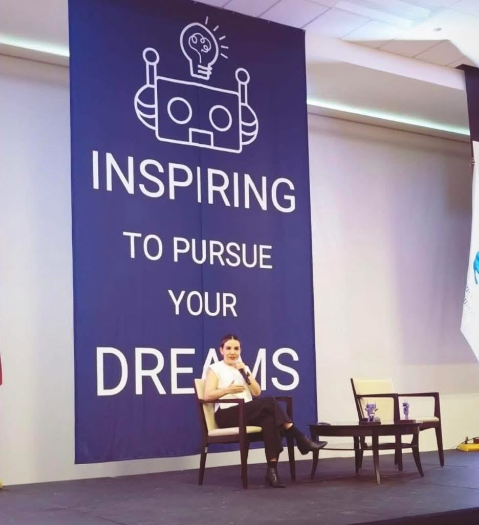 PandoSarai's tweet photo. Last year, I was invited to this incredible space — engineering students creating change in the world for other women. Grateful for the invitation to Women for the Future,it was a true privilege to engage with such brilliant and trailblazing women in engineering. @TecdeMonterrey https://t.co/UD28HPmpYo