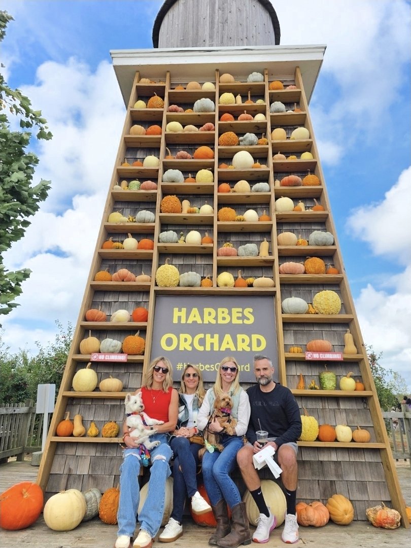 LFOUNDOS's tweet image. Fall Feels 🎃🍎 with My Favorite People.