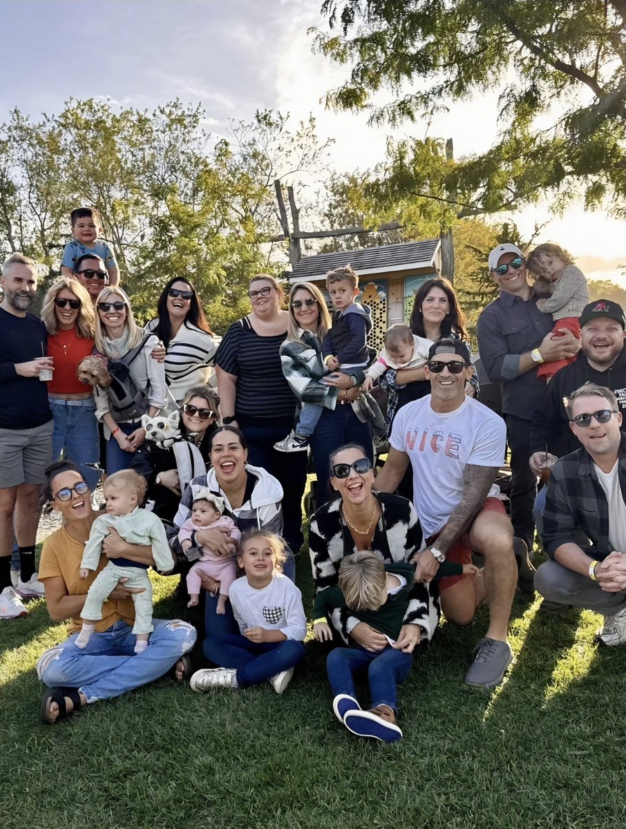 LFOUNDOS's tweet image. Fall Feels 🎃🍎 with My Favorite People.