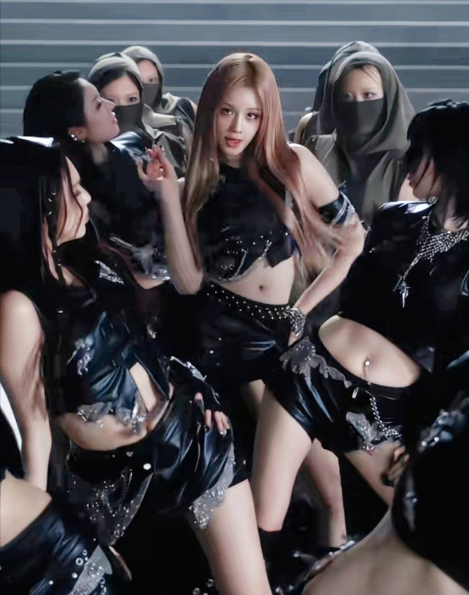 PnaddaCxy60344's tweet image. กราบหุ่นนุ้งแพร ความสีผม ความท่าโพส
ความโมเดลตัวแม่..จริตยันปลายนิ้ว เริ่ด
❤️‍🔥✨❤️‍🔥✨❤️‍🔥✨❤️‍🔥✨❤️‍🔥✨❤️‍🔥✨

BABYMON HIGH UP EXCLUSIVE 
#WEGOUP_PERFORMANCE_VID 
#PHARITA #BABYMONSTER