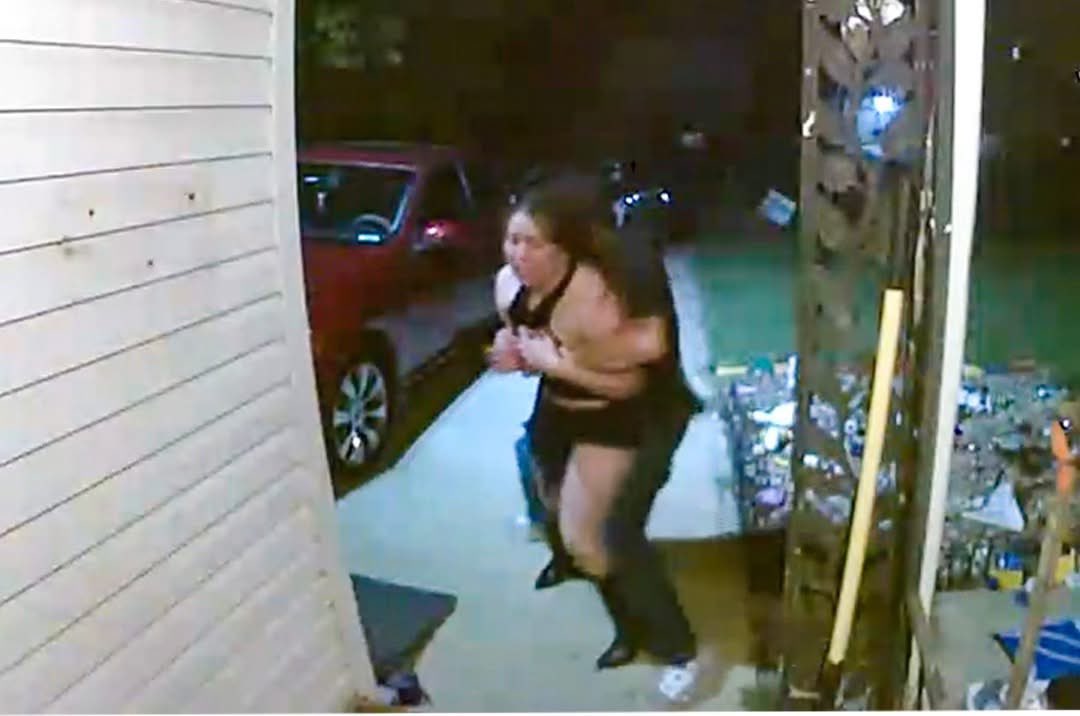 DuchessOfMeme's tweet image. 💔🚨 URGENT! ATTEMPT TO IDENTIFY
The Wichita Police Department is asking for the public’s help to identify and locate the female in this photo. She was last seen being taken by force in Wichita, Kansas on October 12th at about 2AM.